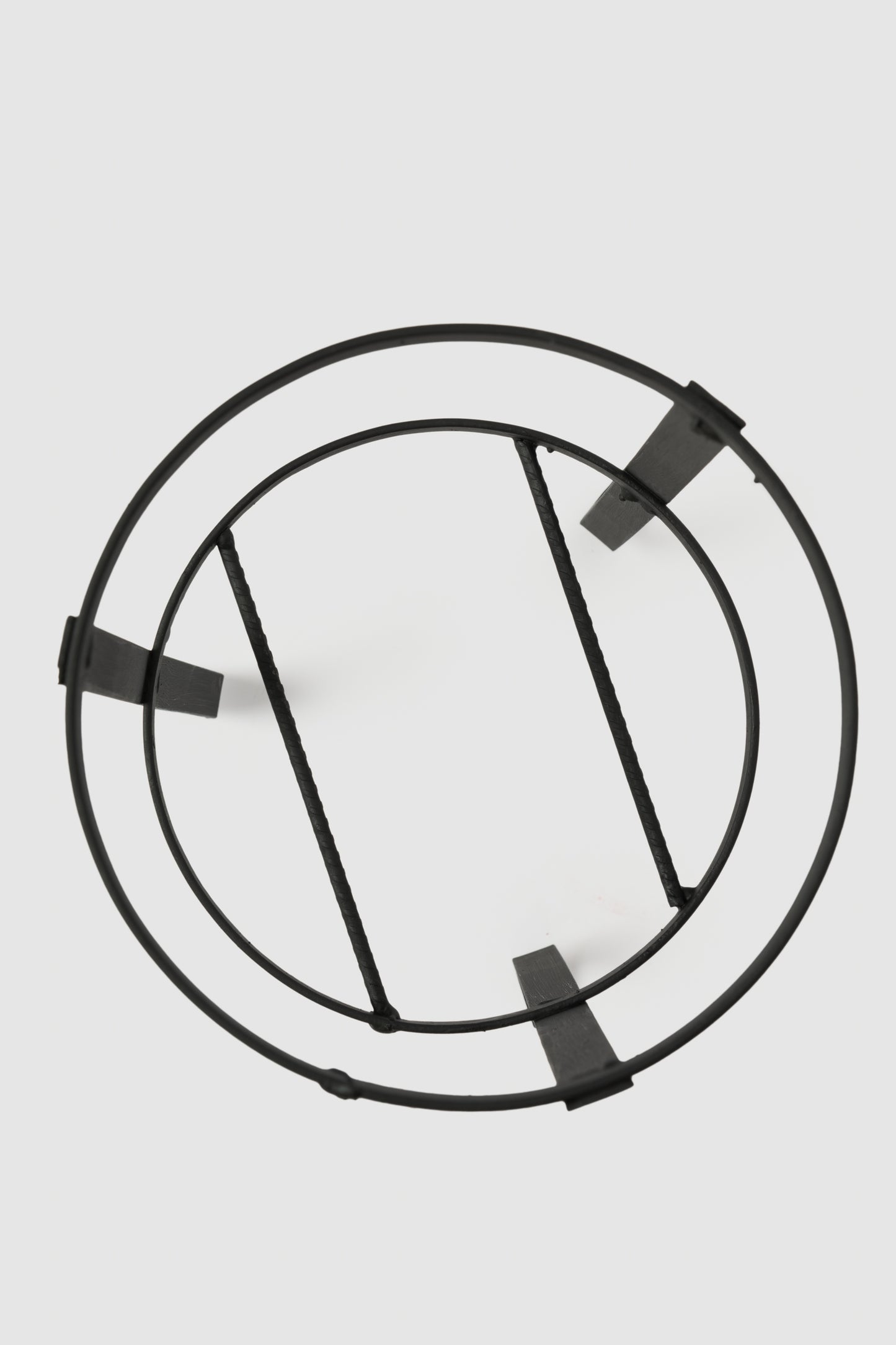 Base metálica para Extintor – Color negro